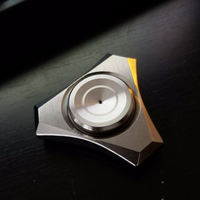 Tungsten Mega Tri Horizon Green ハンドスピナー Mega Tri horizon standard material handspinner toys